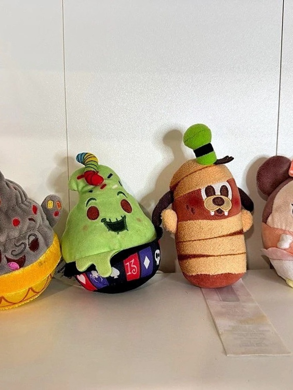 Disney Munchlings Mystery Scented Plush Terrifying Treats Series Munchlings